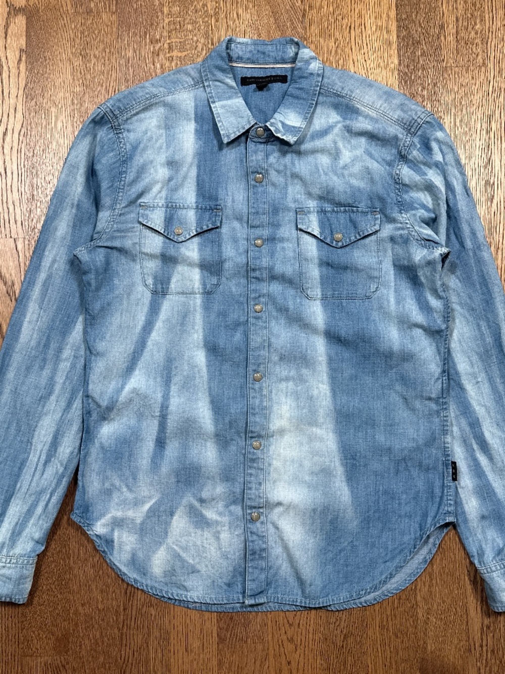 John Varvatos Sun Faded Lightweight Blue Pearl Snap L/S Button Shirt Mens Small